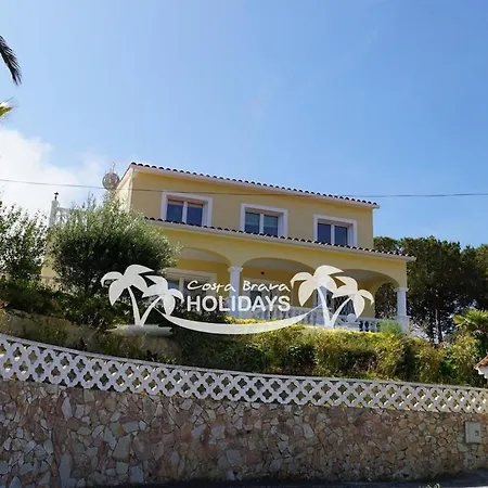 Costa Brava Holidays Yuca, Sea Views, Pool Villa