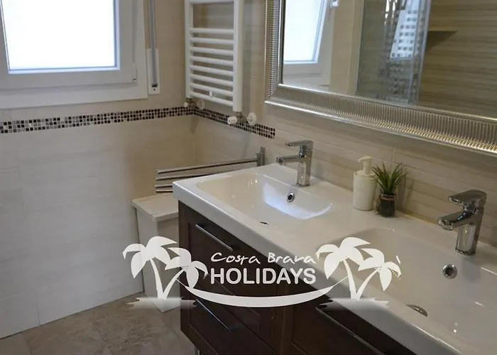 Costa Brava Holidays Yuca, Sea Views, Pool Lloret de Mar